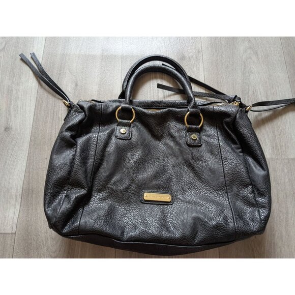 Steve Madden Black Textured Leather Satchel With Gold Hardware & Chevron Lining - Picture 2 of 11
